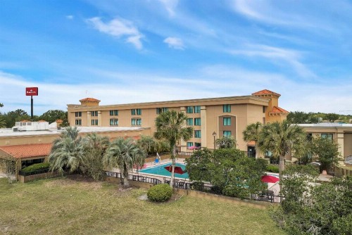 Ramada by Wyndham Jacksonville I-95 by Butler Blvd - image 27