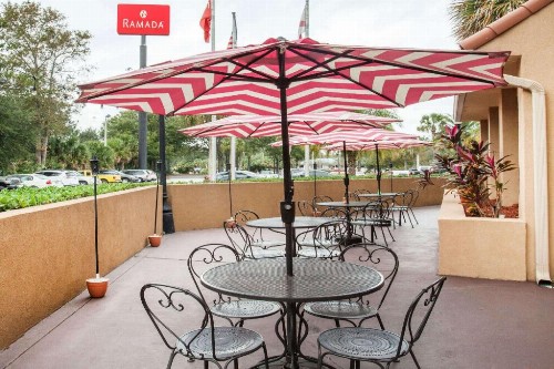 Ramada by Wyndham Jacksonville I-95 by Butler Blvd - image 5