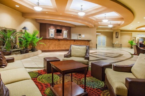 Ramada by Wyndham Jacksonville I-95 by Butler Blvd - image 9
