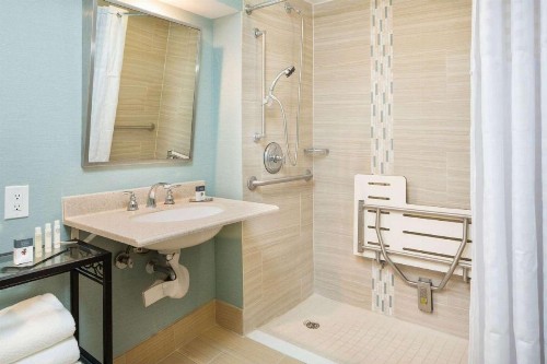 DoubleTree by Hilton Jacksonville Riverfront FL - image 14