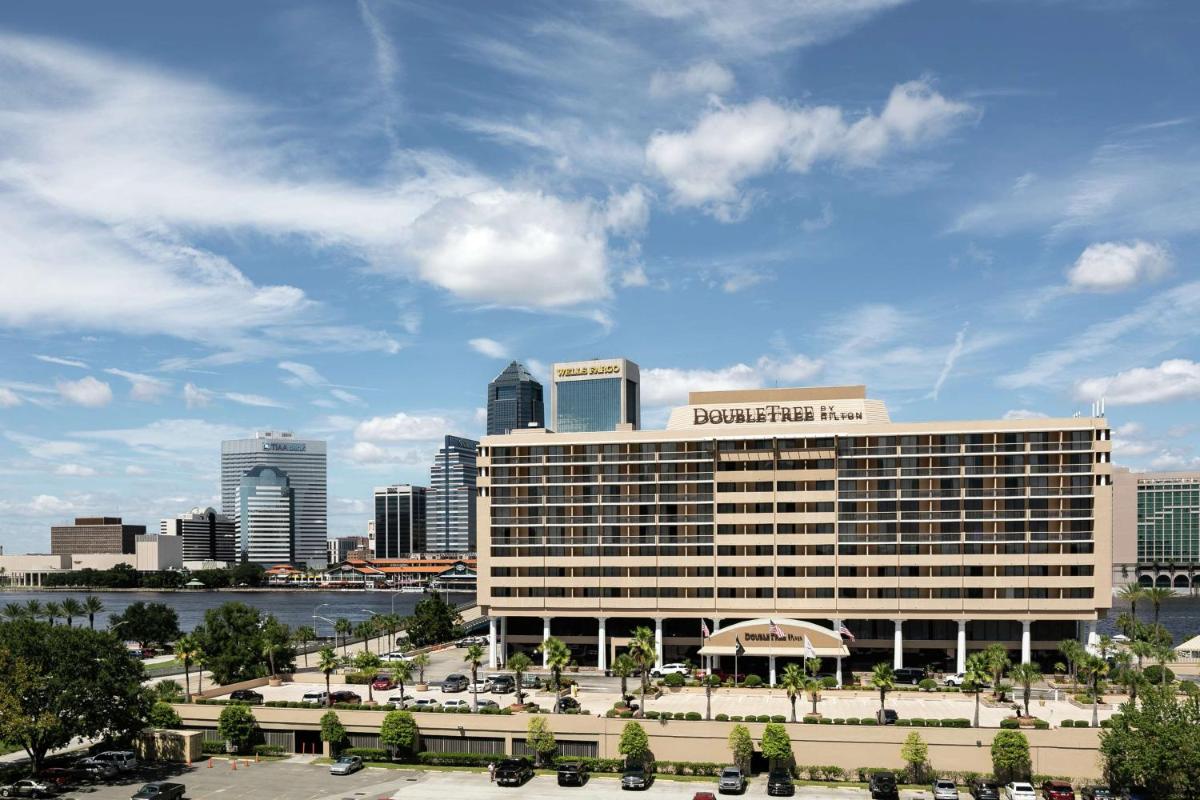 DoubleTree by Hilton Jacksonville Riverfront FL - image 2
