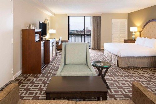 DoubleTree by Hilton Jacksonville Riverfront FL - image 22