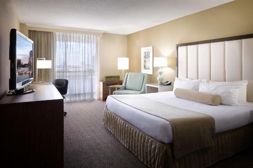 DoubleTree by Hilton Jacksonville Riverfront FL - image 23