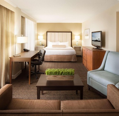 DoubleTree by Hilton Jacksonville Riverfront FL - image 24