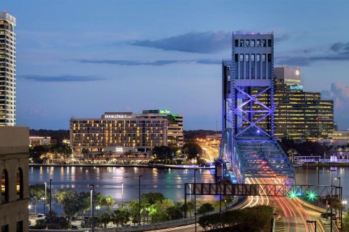 DoubleTree by Hilton Jacksonville Riverfront FL - image 3