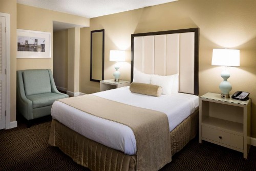 DoubleTree by Hilton Jacksonville Riverfront FL - image 32