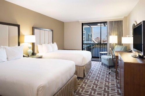 DoubleTree by Hilton Jacksonville Riverfront FL - image 36