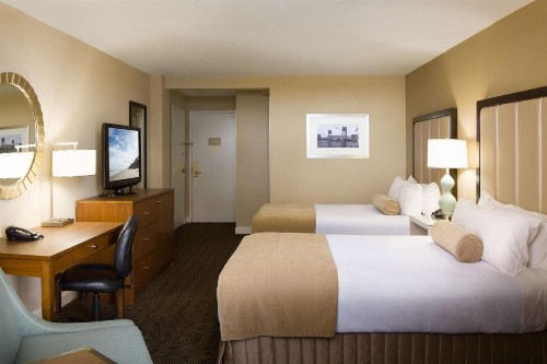 DoubleTree by Hilton Jacksonville Riverfront FL - image 38