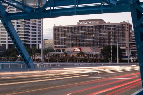 DoubleTree by Hilton Jacksonville Riverfront FL - image 5