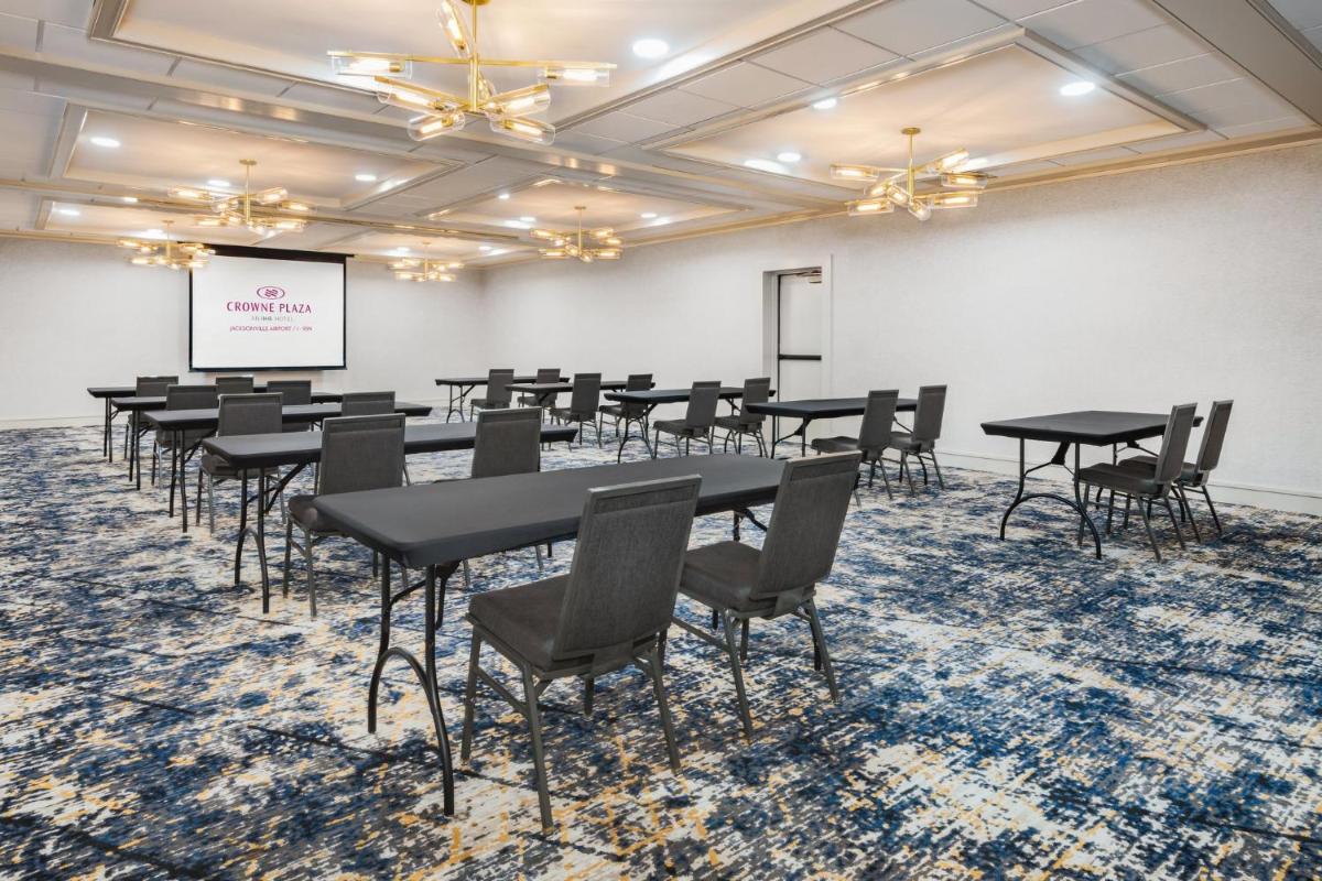 Crowne Plaza Jacksonville Airport an IHG Hotel - image 4