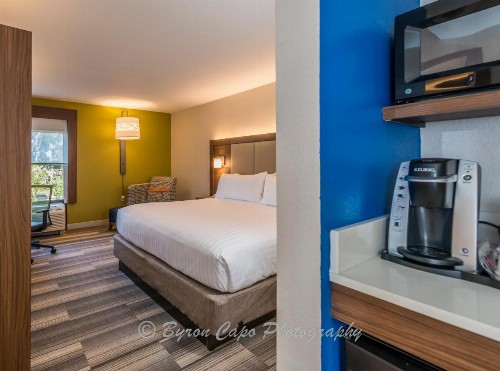 Holiday Inn Express Hotel & Suites Jacksonville-South an IHG Hotel - image 20