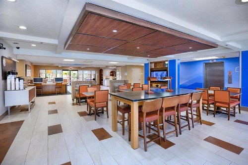 Holiday Inn Express Hotel & Suites Jacksonville-South an IHG Hotel - image 28