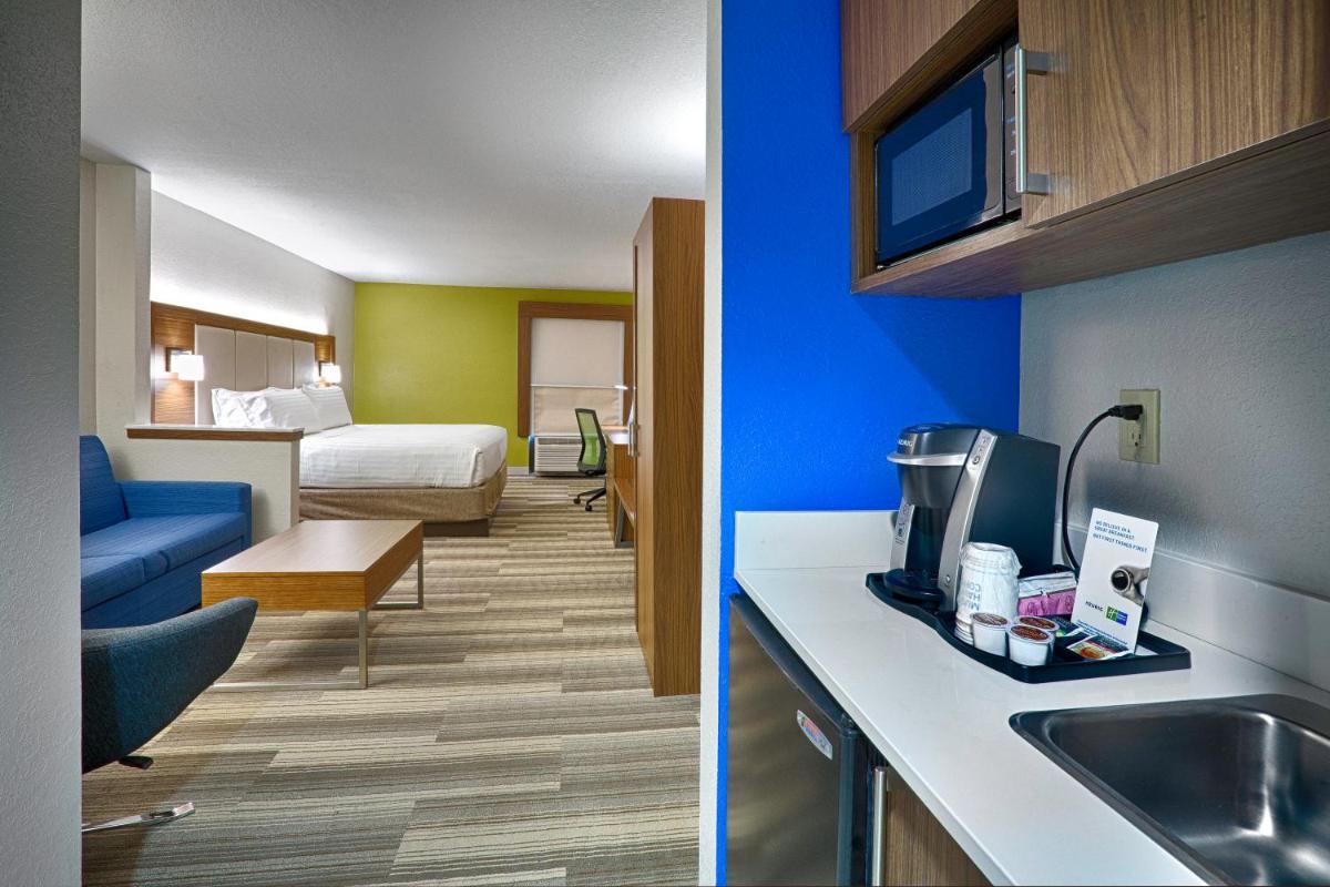 Holiday Inn Express Hotel & Suites Jacksonville-South an IHG Hotel - image 7