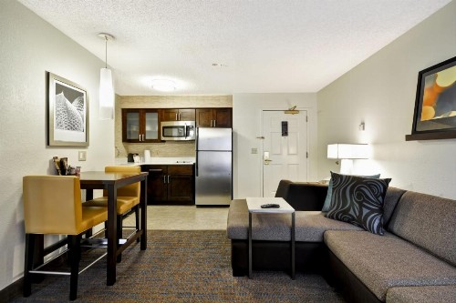 Residence Inn by Marriott Jacksonville Airport - image 2