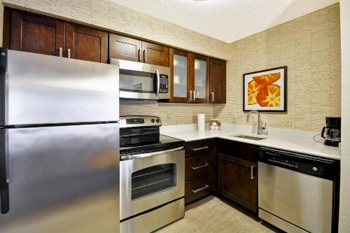 Residence Inn by Marriott Jacksonville Airport - image 4