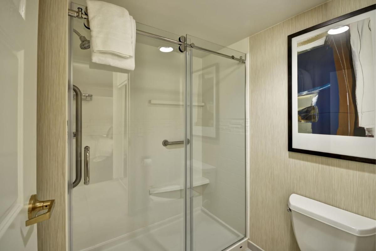 Residence Inn by Marriott Jacksonville Airport - image 6