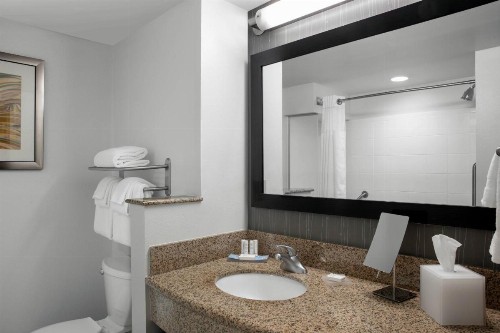 Courtyard by Marriott Jacksonville I-295/East Beltway - image 10