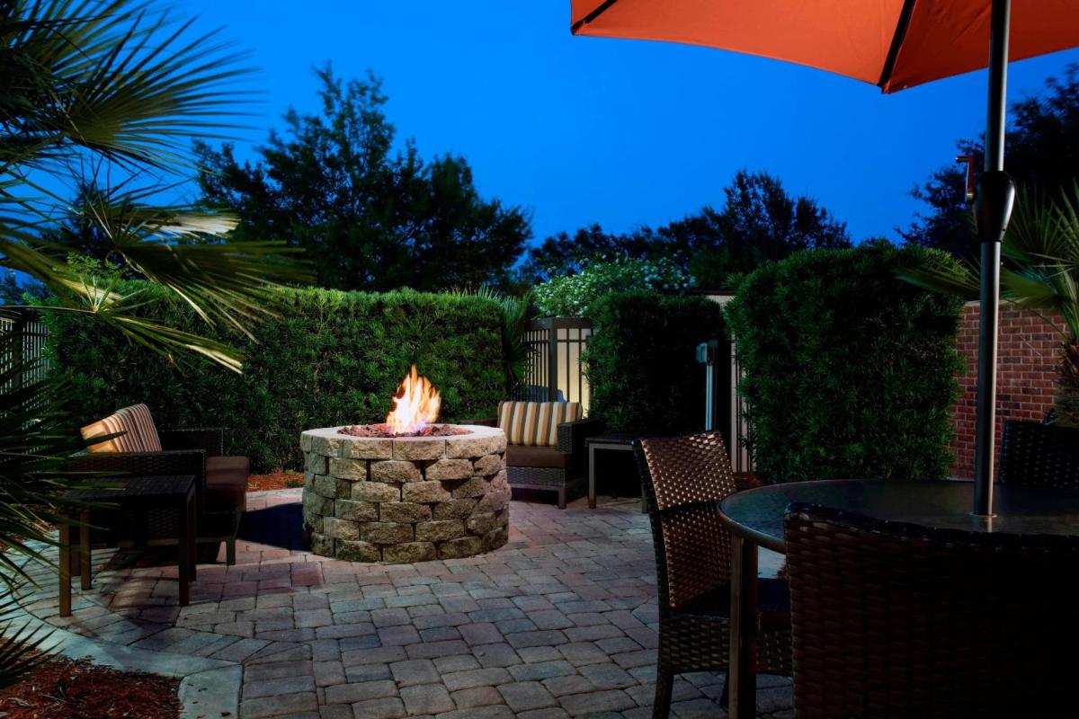 Courtyard by Marriott Jacksonville I-295/East Beltway - image 6