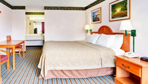 Magnuson Hotel Jacksonville Downtown - image 18