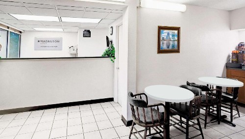 Magnuson Hotel Jacksonville Downtown - image 5