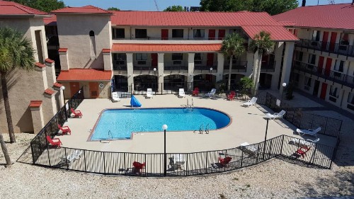 Tricove Inn And Suites