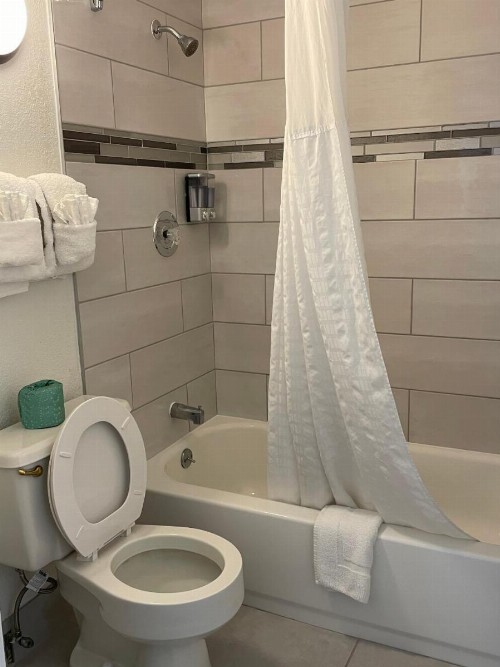 Tricove Inn & Suites - image 14