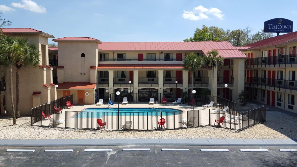 Tricove Inn & Suites - image 5