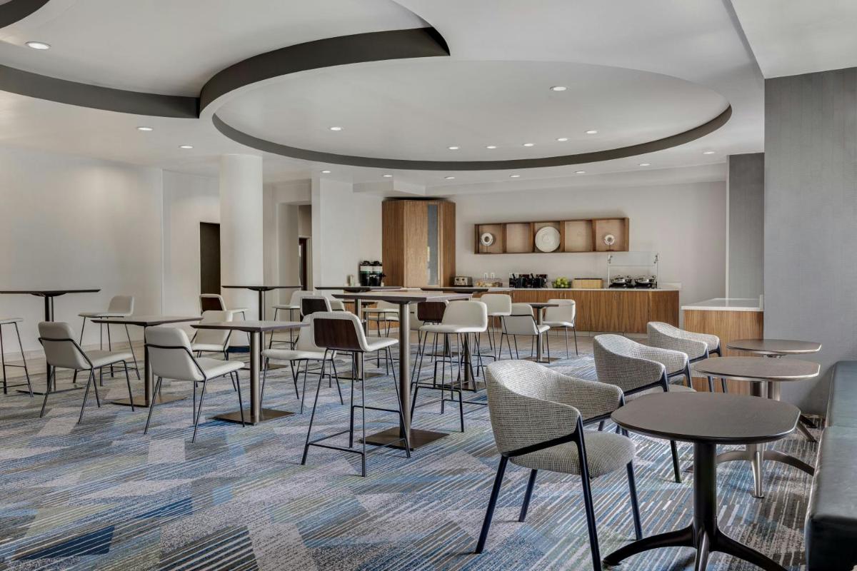 Springhill Suites by Marriott Jacksonville Airport - image 6