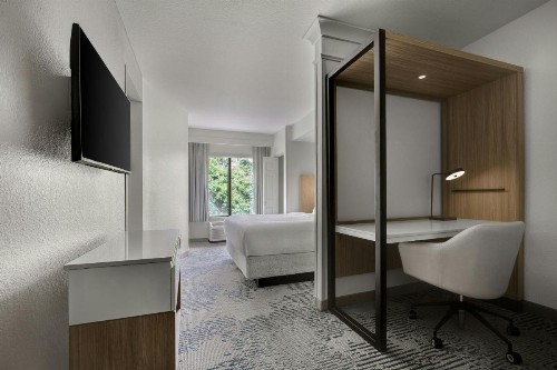 Springhill Suites by Marriott Jacksonville Airport - image 8