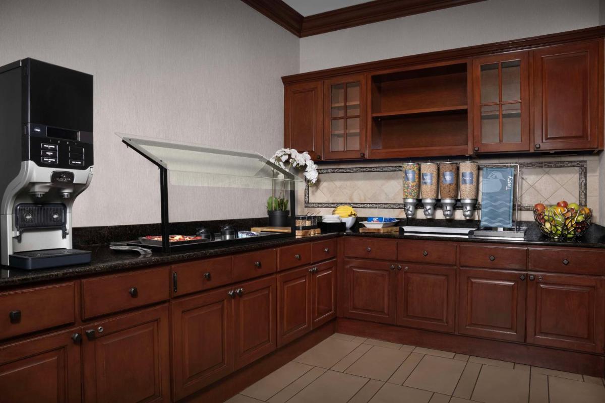 Homewood Suites by Hilton Jacksonville-Downtown/Southbank - image 3