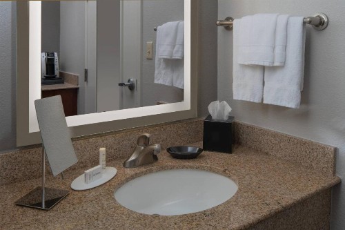 Courtyard by Marriott Jacksonville at the Mayo Clinic Campus/Beaches - image 14