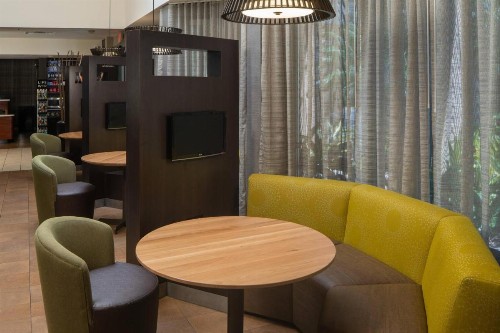 Courtyard by Marriott Jacksonville at the Mayo Clinic Campus/Beaches - image 17