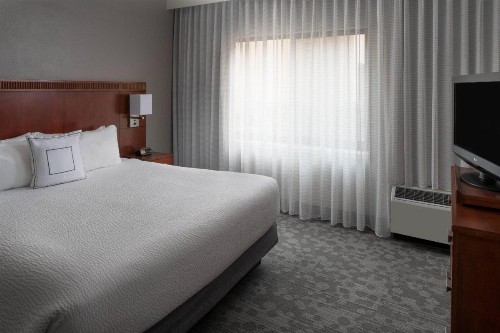 Courtyard by Marriott Jacksonville at the Mayo Clinic Campus/Beaches - image 21