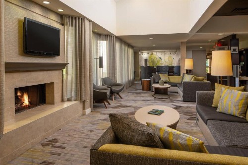 Courtyard by Marriott Jacksonville at the Mayo Clinic Campus/Beaches - image 5