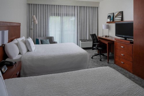 Courtyard by Marriott Jacksonville at the Mayo Clinic Campus/Beaches - image 7
