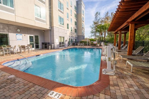 Fairfield Inn & Suites Jacksonville Butler Boulevard - image 9