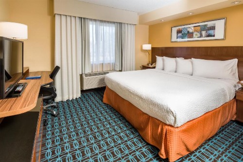 Fairfield Inn & Suites Jacksonville Airport - image 2