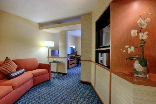 Fairfield Inn & Suites Jacksonville Airport - image 4