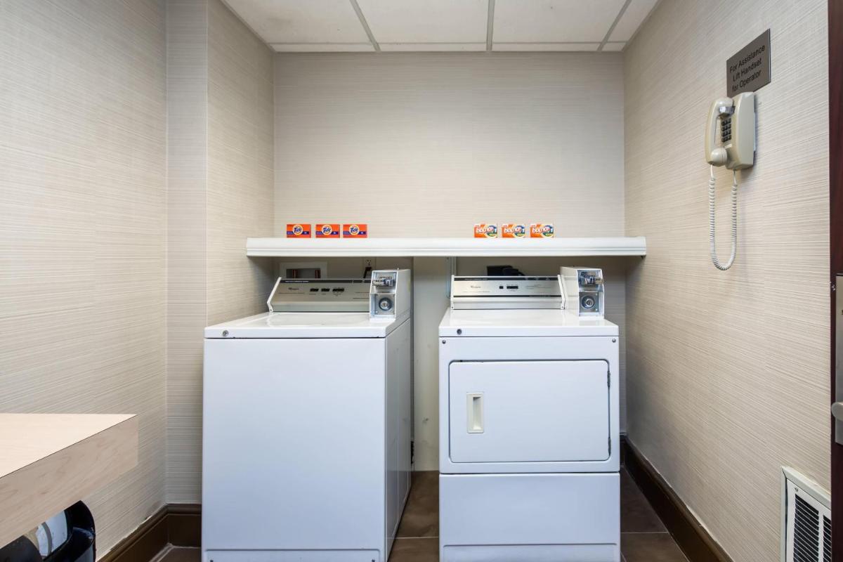 Fairfield Inn & Suites Jacksonville Airport - image 7