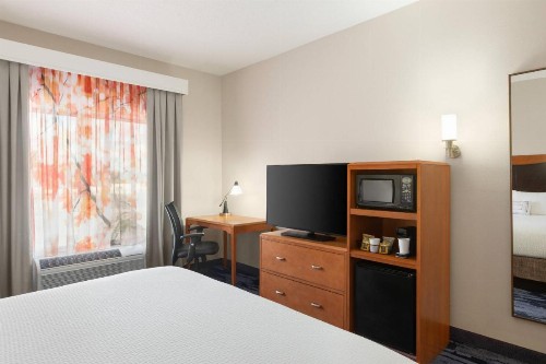 Fairfield Inn & Suites Jacksonville West/Chaffee Point - image 10