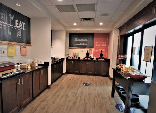 Hampton Inn & Suites Jacksonville Beach Boulevard/Mayo Clinic - image 14