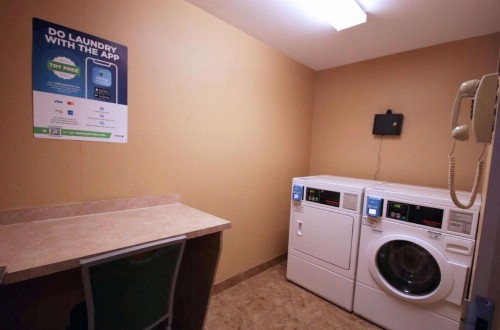 Hampton Inn & Suites Jacksonville Beach Boulevard/Mayo Clinic - image 42