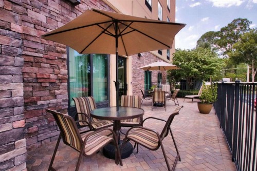 Hampton Inn & Suites Jacksonville Beach Boulevard/Mayo Clinic - image 5