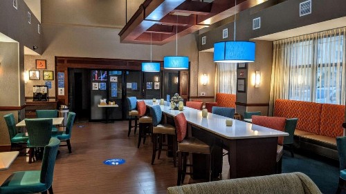 Hampton Inn & Suites Jacksonville Beach Boulevard/Mayo Clinic - image 7