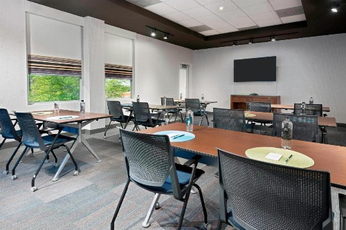 Aloft Jacksonville Airport - image 30