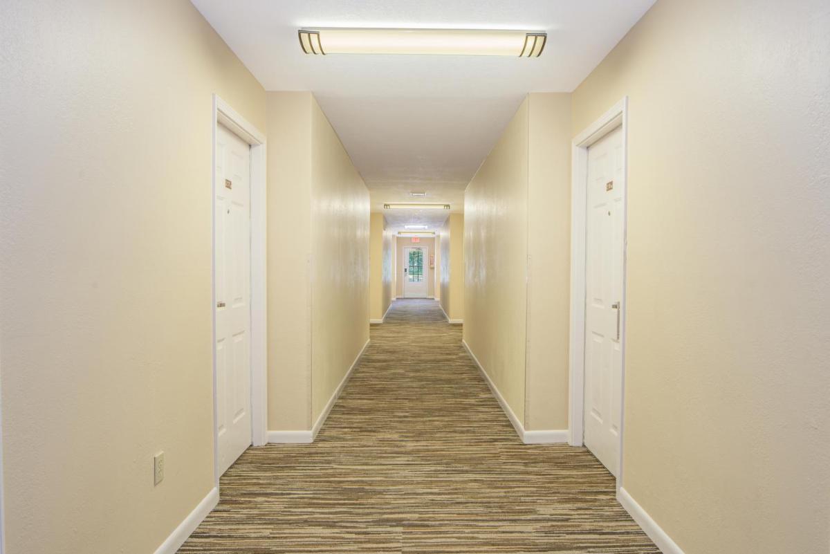 Hospitality Inn - Jacksonville - main image