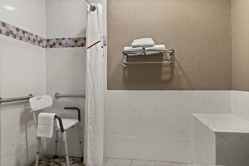 Red Roof Inn Baldwin - image 15