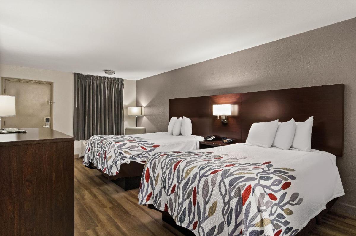 Red Roof Inn Baldwin - image 2