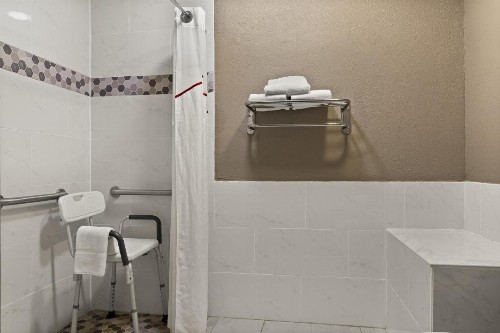Red Roof Inn Baldwin - image 33