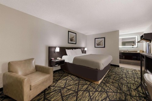 Quality Inn Orange Park Jacksonville - image 16